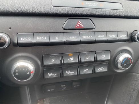 Used 2022 Kia Sportage LX image 18