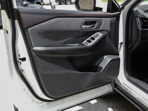 Used 2023 Nissan Rogue SV FWD image 43
