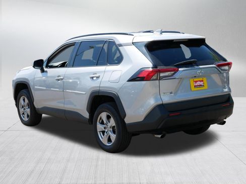Used 2023 Toyota RAV4 XLE AWD/4WD image 5