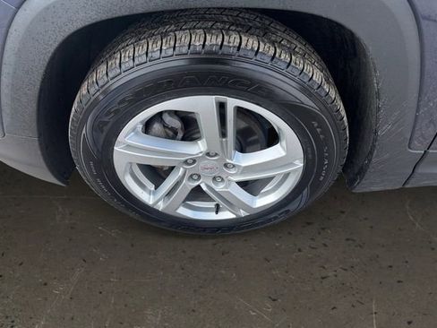 Used 2018 GMC Terrain SLE w/ Driver Convenience Package image 9