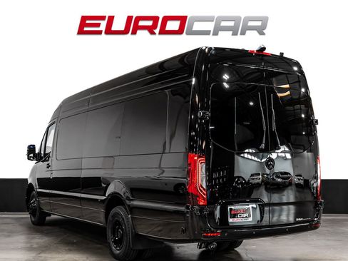 Used 2024 Mercedes-Benz Sprinter 3500 image 3