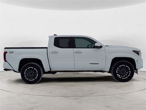 Certified 2025 Toyota Tacoma TRD Sport image 6