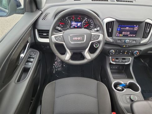 Used 2022 GMC Terrain SLE image 12