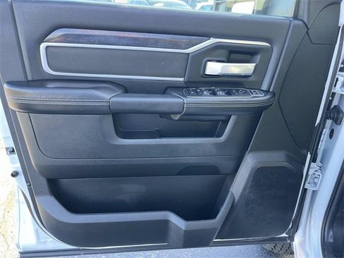 Used 2024 RAM 3500 Big Horn image 29