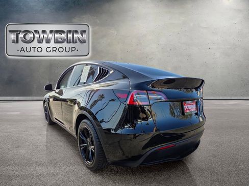 Used 2021 Tesla Model Y Long Range AWD/4WD image 7