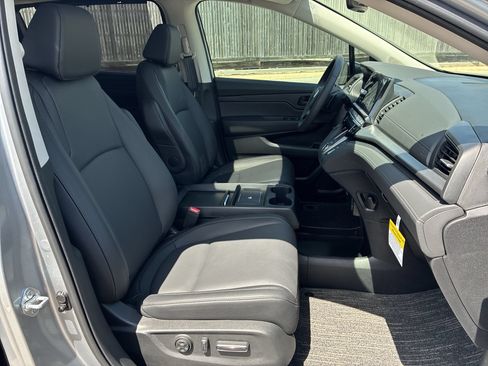 Certified 2026 Honda Odyssey EX-L image 24