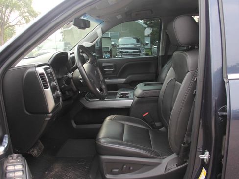 Used 2018 Chevrolet Silverado 1500 LTZ Z71 w/ Centennial Edition image 28