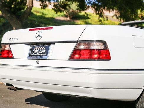 Used 1995 Mercedes-Benz E 320 Convertible image 27