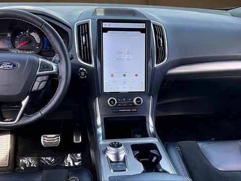Used 2023 Ford Edge ST image 6