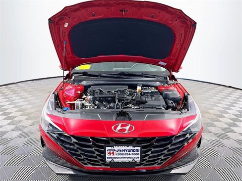 Used 2021 Hyundai Elantra SEL w/ Convenience + Premium Package image 2