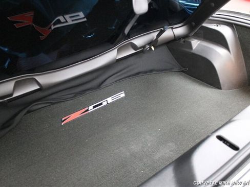 Used 2016 Chevrolet Corvette Z06 w/ 3LZ Preferred Equipment Group RWD image 35