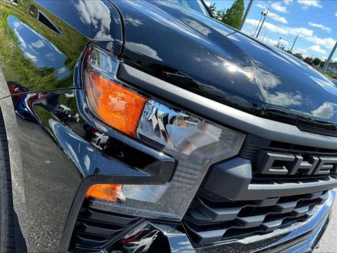 Used 2024 Chevrolet Silverado 1500 Custom AWD/4WD image 32