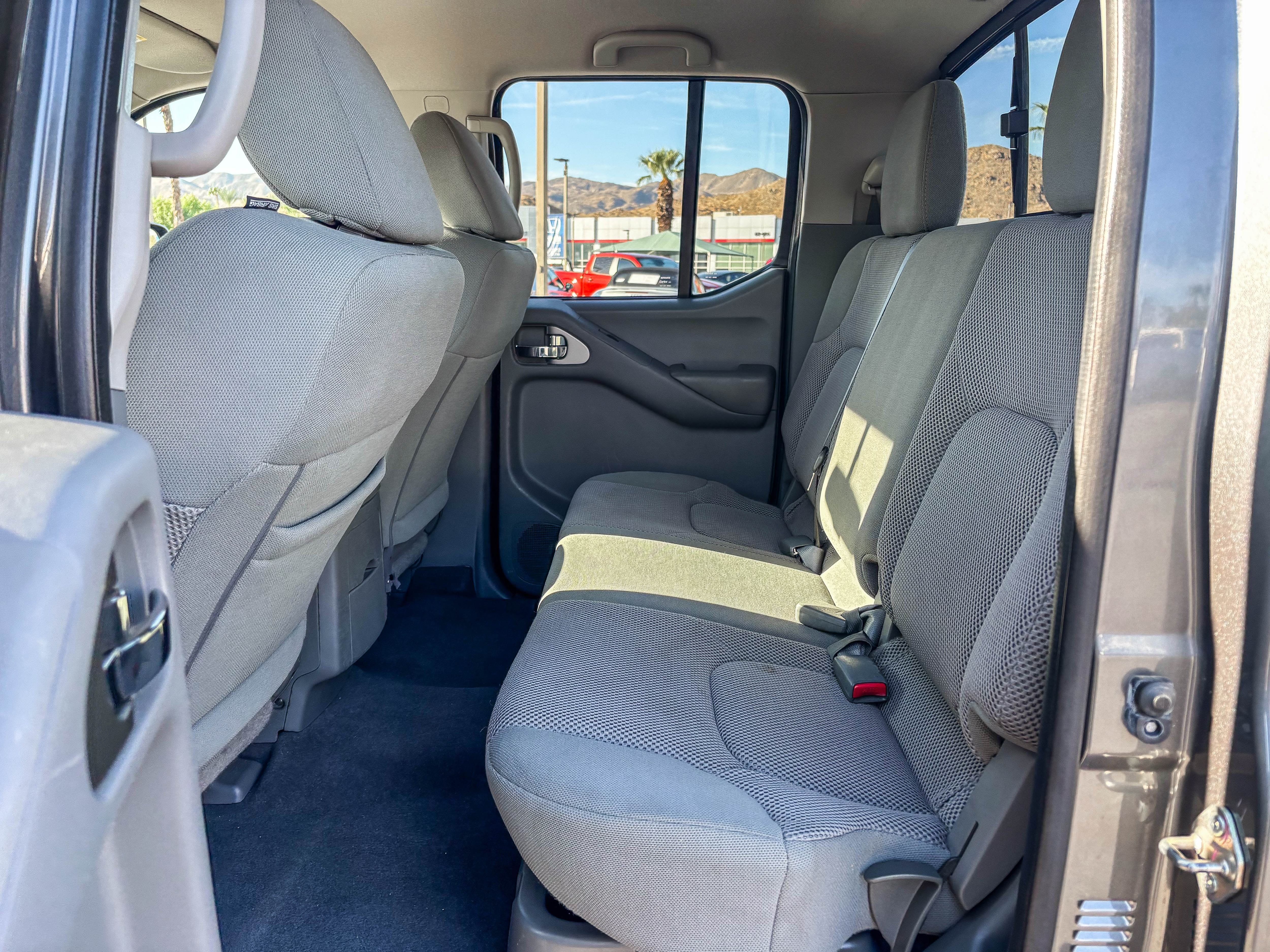 Used 2020 Nissan Frontier SV w/ Midnight Edition Floor Mats RWD image 21
