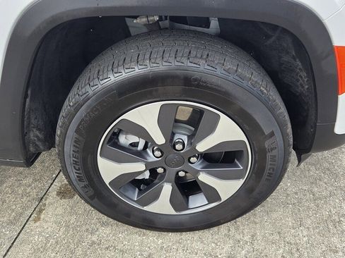 Used 2022 Jeep Grand Cherokee Limited 4xe image 16