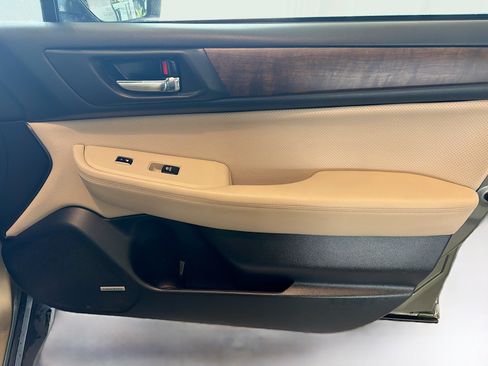Used 2017 Subaru Outback 2.5i Limited AWD/4WD image 32