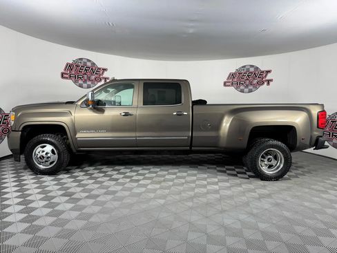 Used 2015 GMC Sierra 3500 Denali image 4
