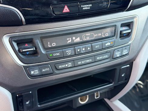 Used 2020 Honda Pilot EX image 33