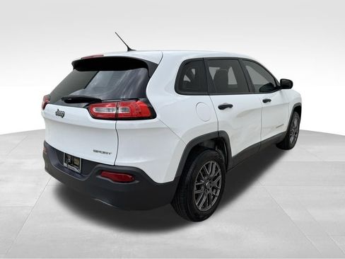 Used 2014 Jeep Cherokee Sport image 5