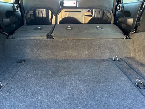 Used 2024 Jeep Wrangler Unlimited image 17