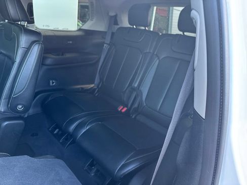 Used 2023 Jeep Grand Cherokee L Limited w/ Luxury Tech Group II AWD/4WD image 20