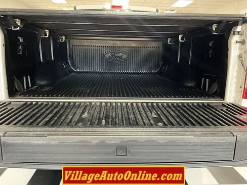 Used 2016 Ford F150 Platinum w/ Equipment Group 701A Luxury AWD/4WD image 32