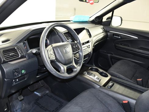 Used 2022 Honda Pilot Sport image 2
