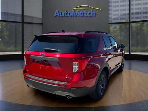 Used 2024 Ford Explorer XLT w/ Equipment Group 202A AWD/4WD image 11