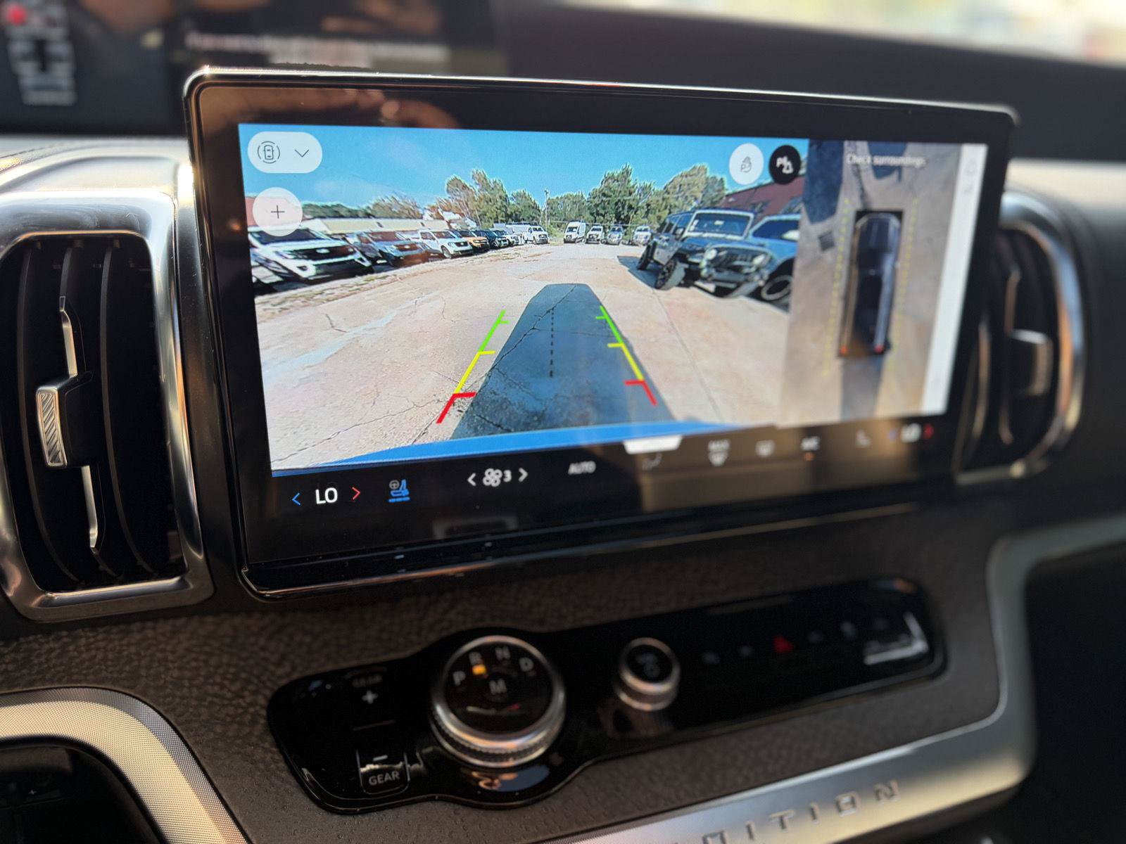 Used 2025 Ford Expedition Tremor AWD/4WD image 14