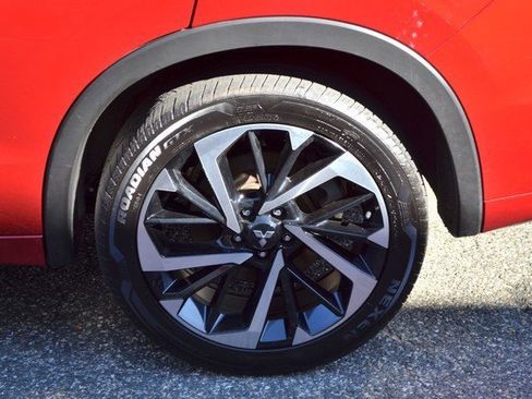 Used 2023 Mitsubishi Outlander SEL image 12