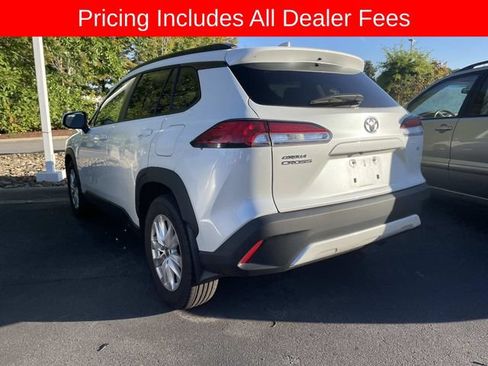Used 2024 Toyota Corolla Cross LE FWD image 4