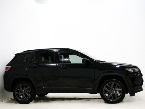New 2026 Jeep Compass Latitude image 4