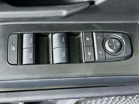 Used 2025 Toyota 4Runner SR5 image 15