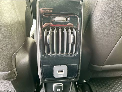 Used 2025 Jeep Compass Latitude w/ Altitude Special Edition image 25