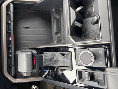Used 2025 Toyota Tundra SR5 AWD/4WD image 18