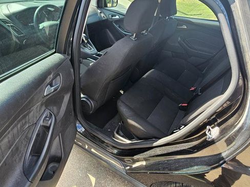 Used 2015 Ford Focus SE FWD image 16