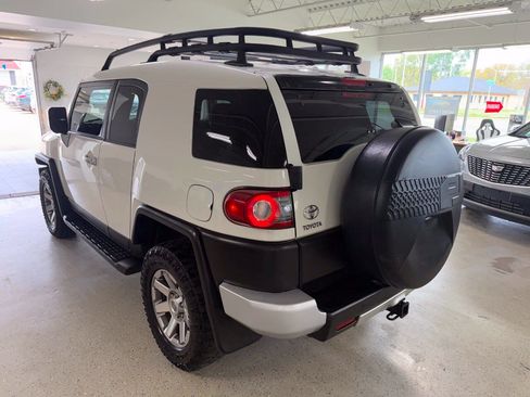 Used 2014 Toyota FJ Cruiser 4WD w/ Upgrade Package image 10
