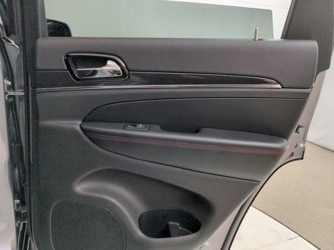 Used 2019 Jeep Grand Cherokee Trailhawk AWD/4WD image 32