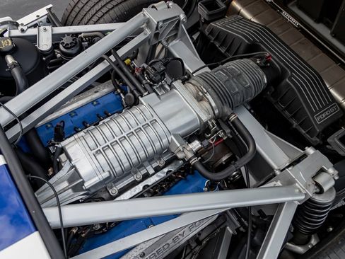 Used 2005 Ford GT image 29