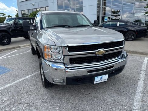 Used 2007 Chevrolet Silverado 2500 LT w/ Suspension Package, Off-Road AWD/4WD image 8