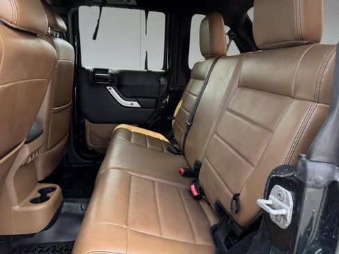Used 2012 Jeep Wrangler Unlimited Sahara w/ Trailer Tow Group AWD/4WD image 10