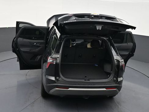 Used 2025 Chevrolet Equinox LT w/ Safety and Technology Package FWD image 33