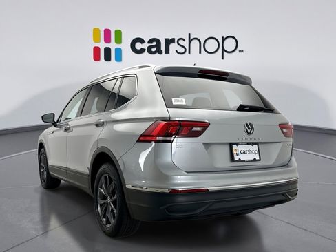 Used 2023 Volkswagen Tiguan SE image 3