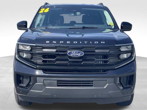 Used 2026 Ford Expedition Active image 9