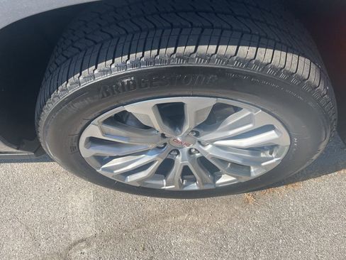 Certified 2022 GMC Yukon Denali w/ Advanced Technology Package image 19