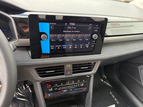 New 2026 Volkswagen Taos SE AWD/4WD image 24
