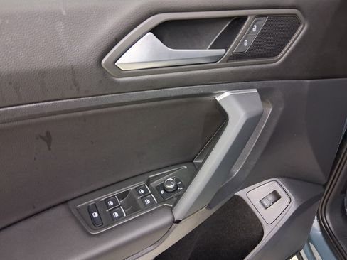 Used 2019 Volkswagen Tiguan SEL image 12