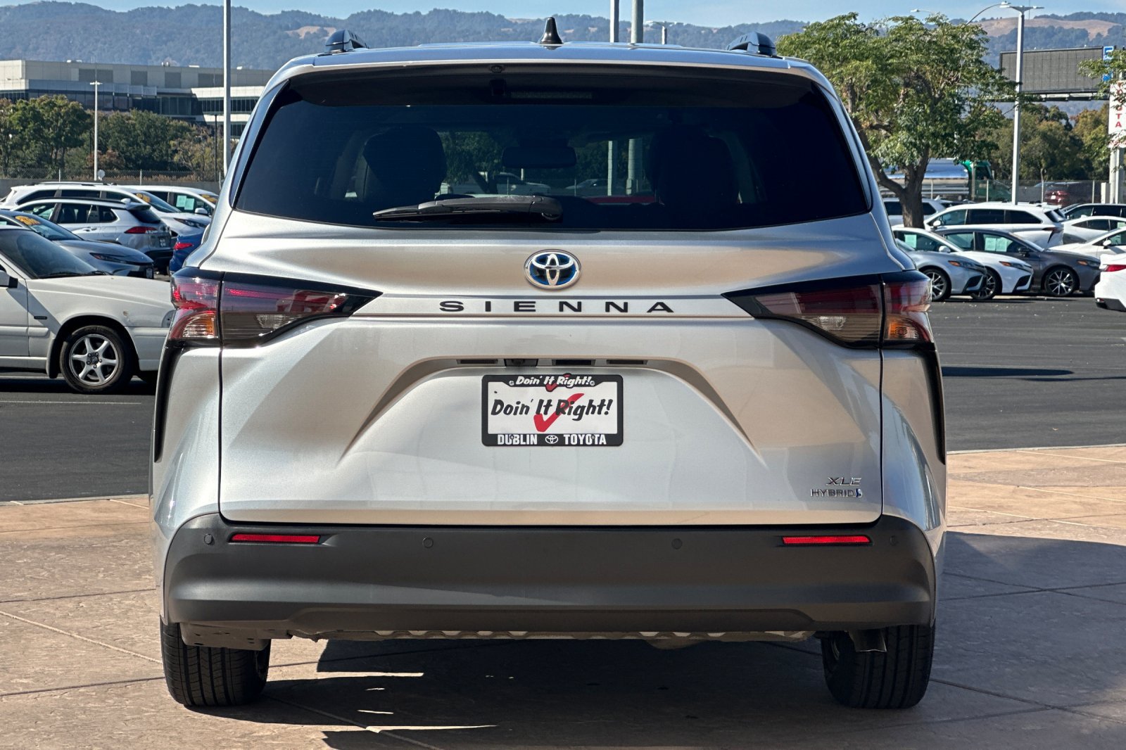 Certified 2024 Toyota Sienna XLE FWD image 6