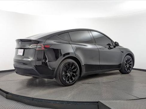 Used 2023 Tesla Model Y Long Range AWD/4WD image 7