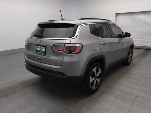 Used 2018 Jeep Compass Latitude w/ Popular Equipment Group FWD image 9