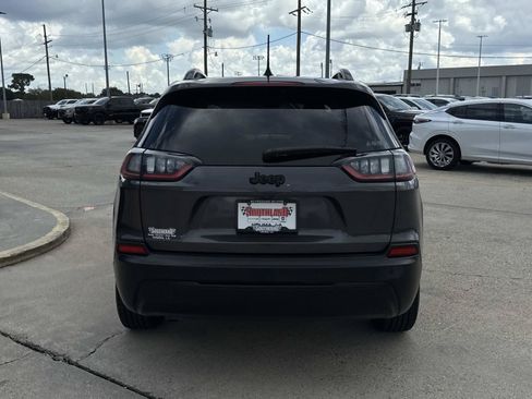 Used 2021 Jeep Cherokee Latitude Plus FWD image 6